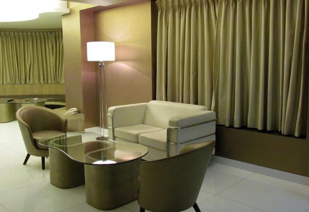 Cocoon Luxury Business Hotel Dhanbād Quarto foto